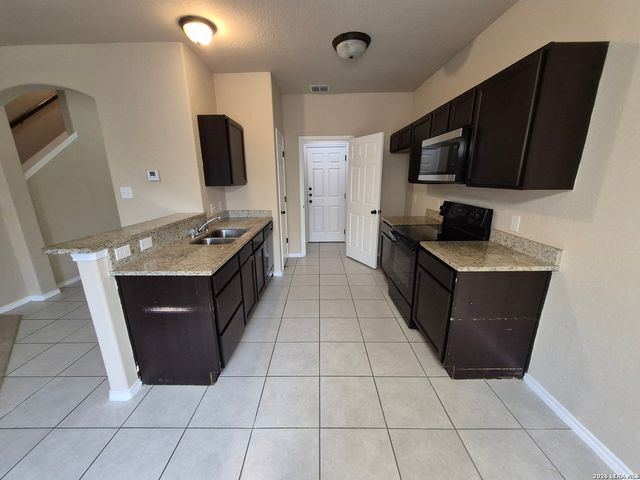 8710 Vista De Nubes, Converse, TX 78109