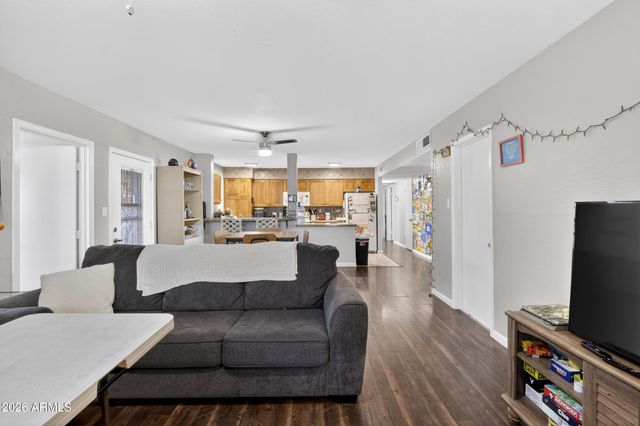 123 E ERIE Drive, Tempe, AZ 85282