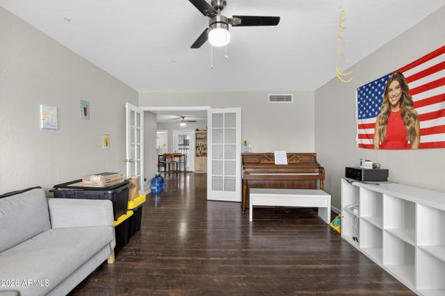 123 E ERIE Drive, Tempe, AZ 85282