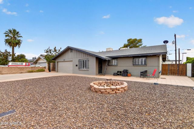 123 E ERIE Drive, Tempe, AZ 85282