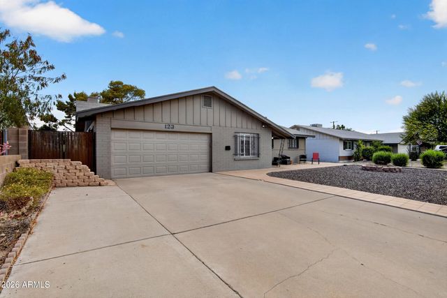 123 E ERIE Drive, Tempe, AZ 85282