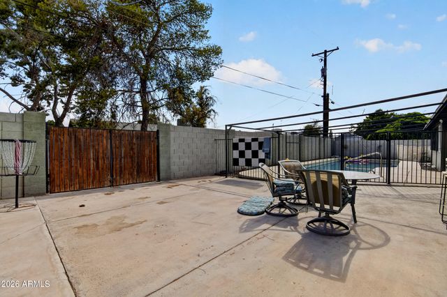 123 E ERIE Drive, Tempe, AZ 85282