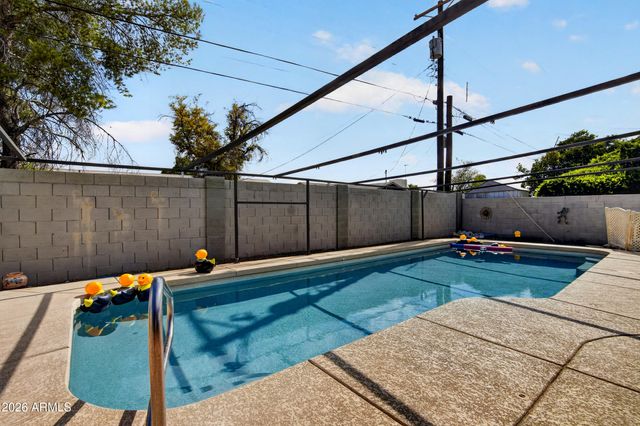 123 E ERIE Drive, Tempe, AZ 85282