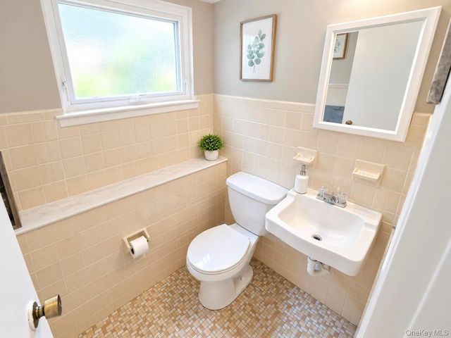 25 Marlboro Drive, Port Jefferson Station, NY 11776