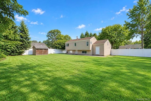 25 Marlboro Drive, Port Jefferson Station, NY 11776