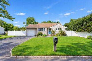 25 Marlboro Drive, Port Jefferson Station, NY 11776