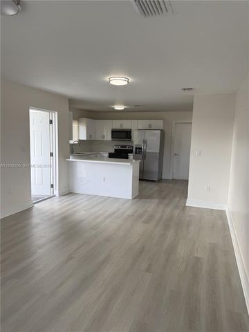 10384 SW 173rd St 2, Miami, FL 33157