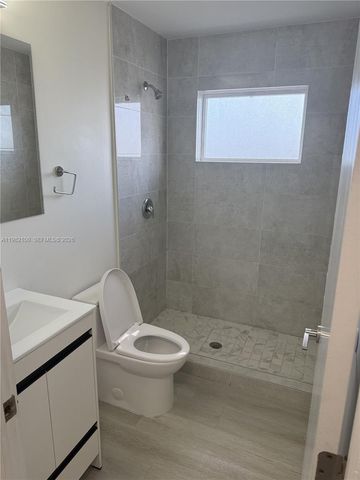 10384 SW 173rd St 2, Miami, FL 33157