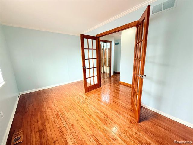 25992 Briar Towne Boulevard, Chesterfield, MI 48051