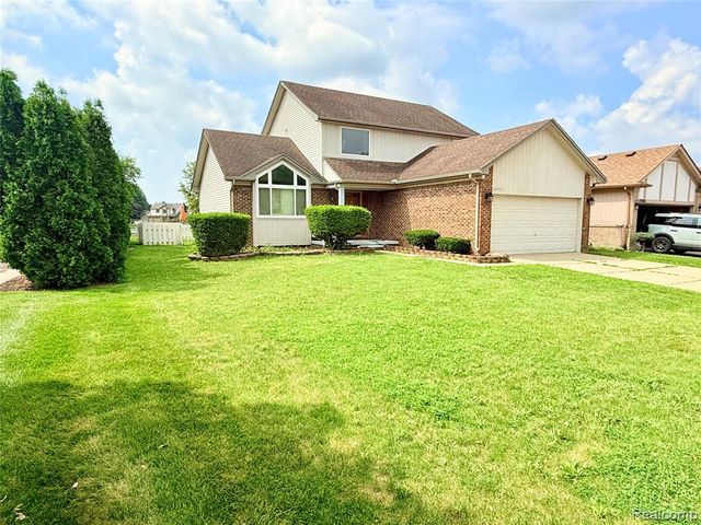 25992 Briar Towne Boulevard, Chesterfield, MI 48051