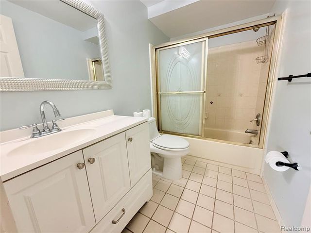 25992 Briar Towne Boulevard, Chesterfield, MI 48051