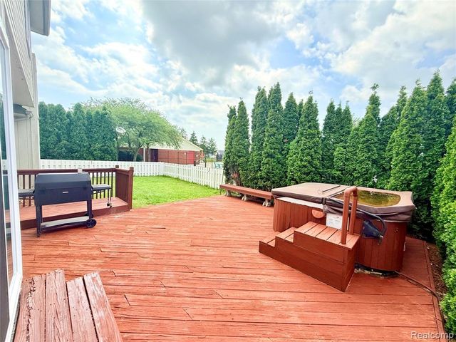 25992 Briar Towne Boulevard, Chesterfield, MI 48051