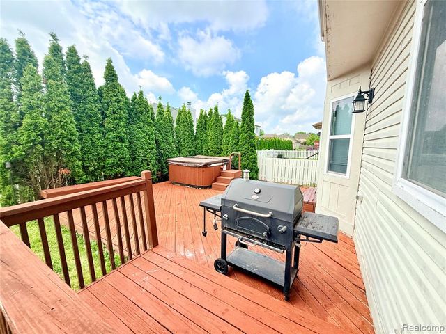 25992 Briar Towne Boulevard, Chesterfield, MI 48051