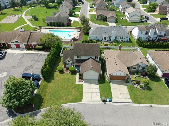 25992 Briar Towne Boulevard, Chesterfield, MI 48051
