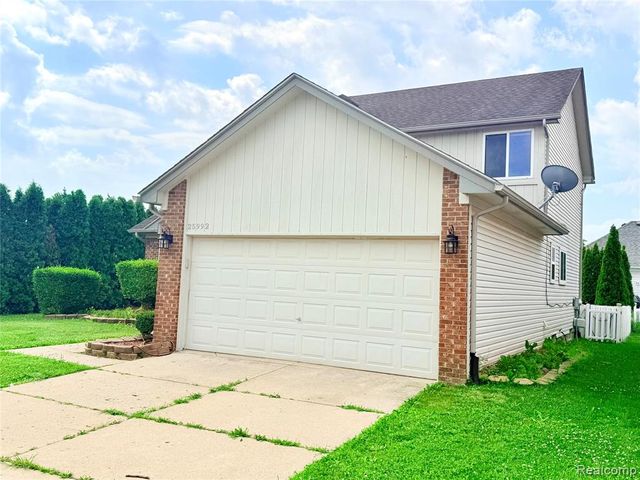 25992 Briar Towne Boulevard, Chesterfield, MI 48051