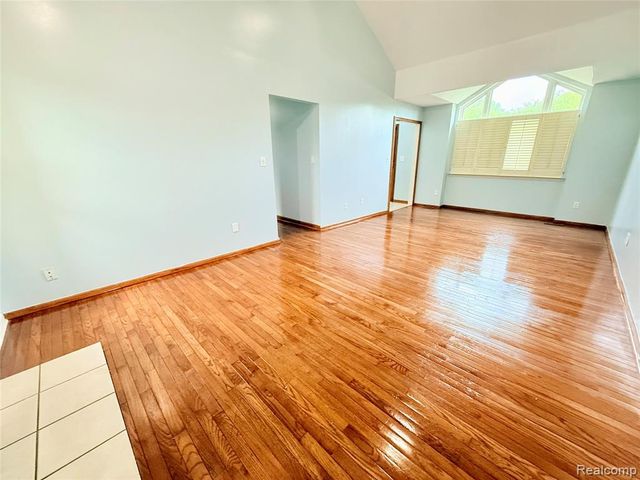 25992 Briar Towne Boulevard, Chesterfield, MI 48051