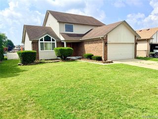 25992 Briar Towne Boulevard, Chesterfield, MI 48051