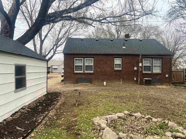 153 S McComas, Wichita, KS 67213