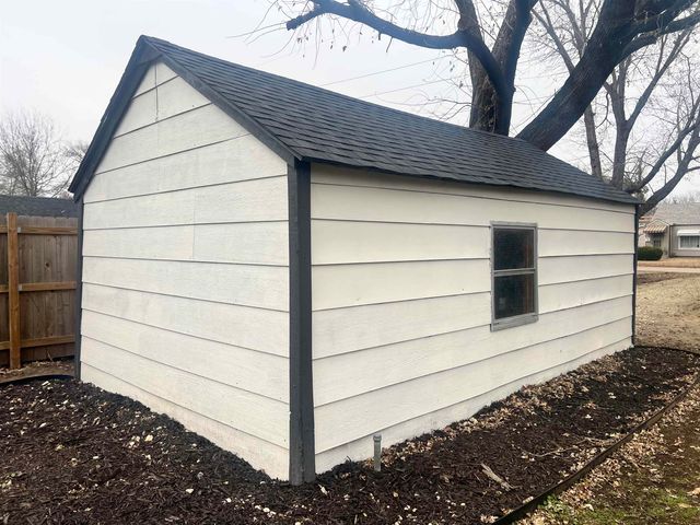 153 S McComas, Wichita, KS 67213