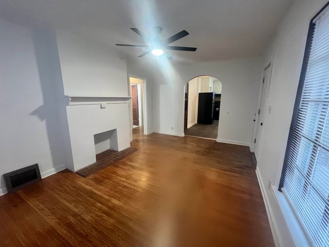 153 S McComas, Wichita, KS 67213