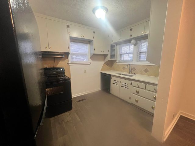 153 S McComas, Wichita, KS 67213