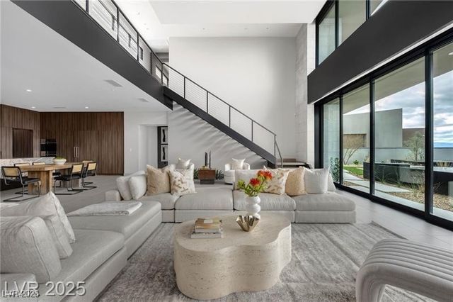 12 Chisel Crest Court, Henderson, NV 89012