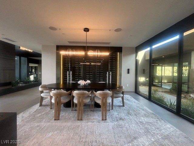 12 Chisel Crest Court, Henderson, NV 89012