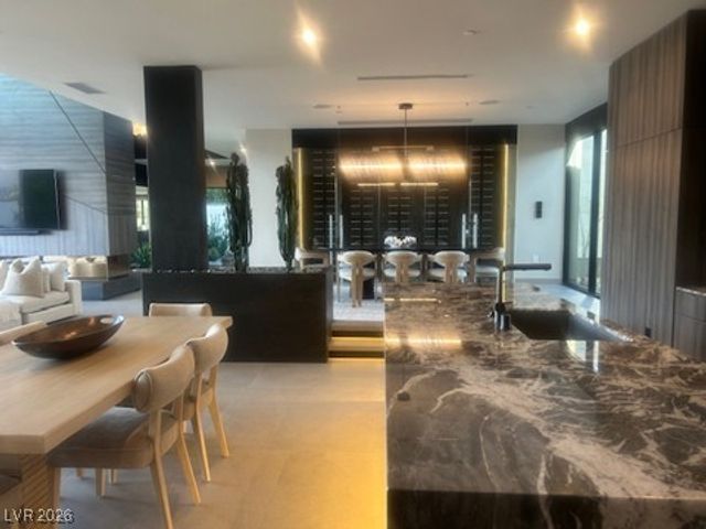 12 Chisel Crest Court, Henderson, NV 89012