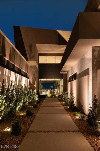 12 Chisel Crest Court, Henderson, NV 89012