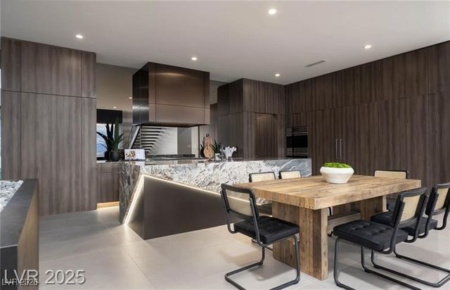 12 Chisel Crest Court, Henderson, NV 89012