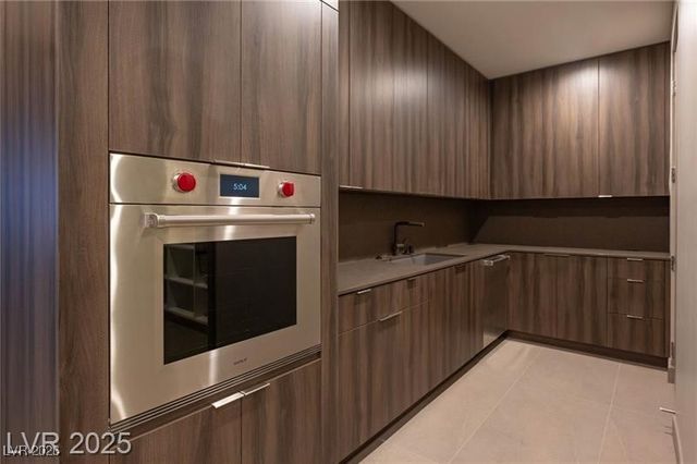 12 Chisel Crest Court, Henderson, NV 89012