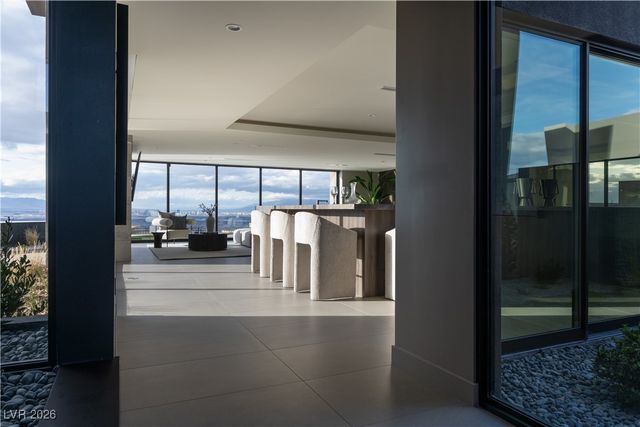 12 Chisel Crest Court, Henderson, NV 89012