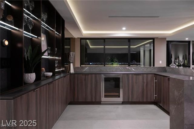 12 Chisel Crest Court, Henderson, NV 89012