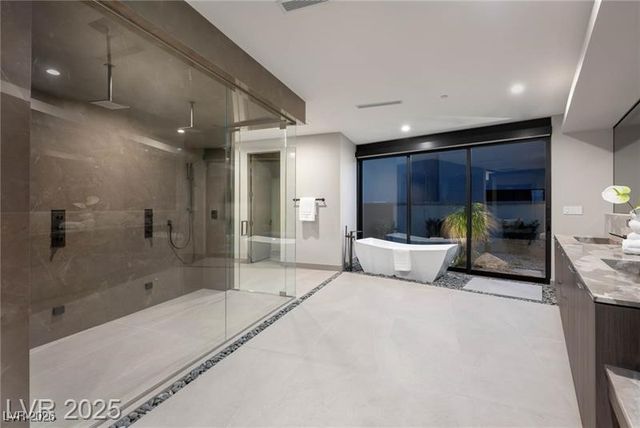 12 Chisel Crest Court, Henderson, NV 89012