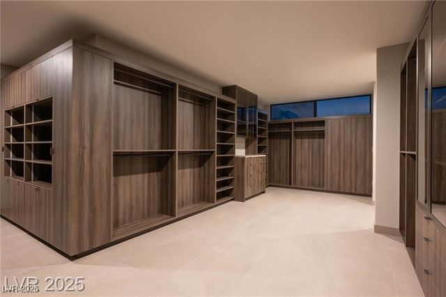 12 Chisel Crest Court, Henderson, NV 89012