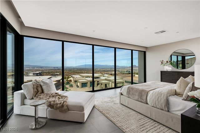 12 Chisel Crest Court, Henderson, NV 89012