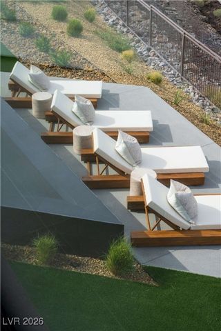 12 Chisel Crest Court, Henderson, NV 89012