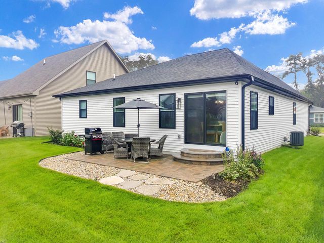 307 Evan DRIVE, Lake Geneva, WI 53147