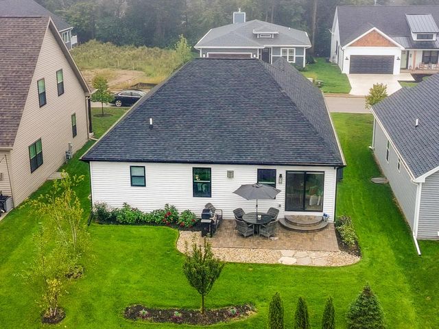 307 Evan DRIVE, Lake Geneva, WI 53147