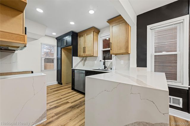 18618 Kentucky Street, Detroit, MI 48221