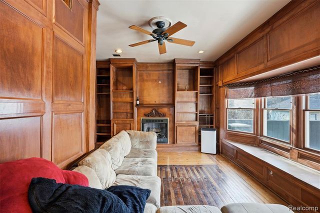 59 Mclean Street, Highland Park, MI 48203