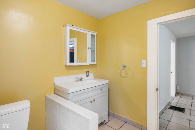 2430 Walnut Street, Anderson, IN 46016