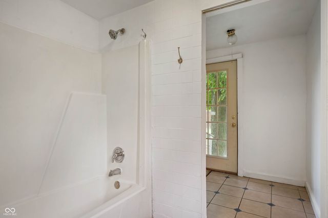 2430 Walnut Street, Anderson, IN 46016