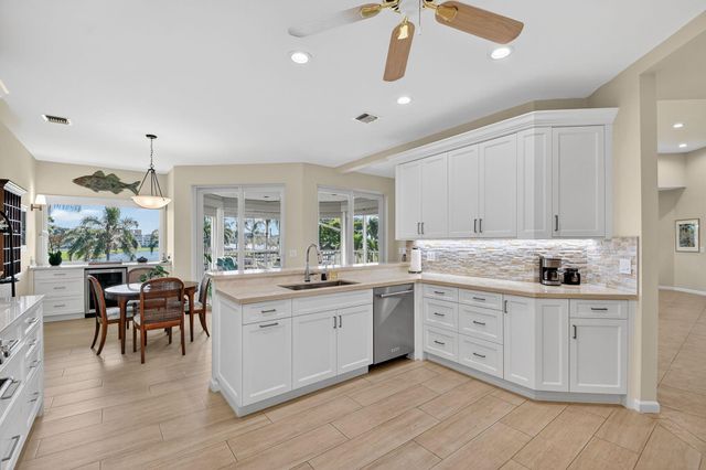 194 Orange Tree Drive G, Atlantis, FL 33462