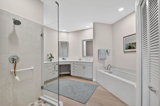 194 Orange Tree Drive G, Atlantis, FL 33462