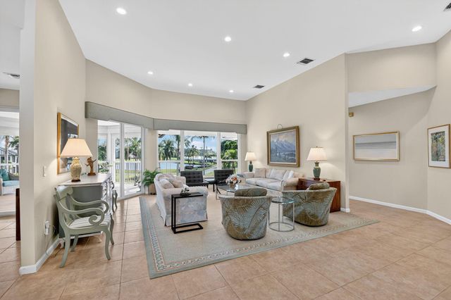 194 Orange Tree Drive G, Atlantis, FL 33462