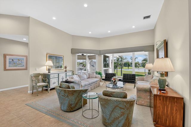 194 Orange Tree Drive G, Atlantis, FL 33462