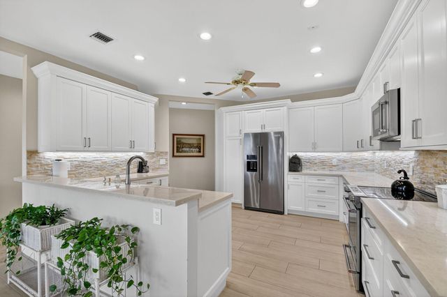 194 Orange Tree Drive G, Atlantis, FL 33462