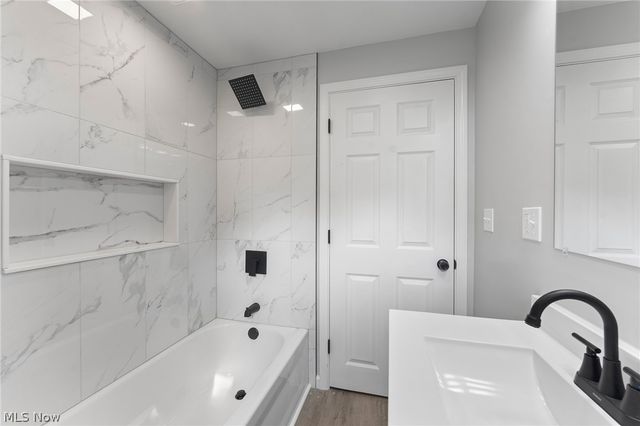 3510 E Heights Street SE, Warren, OH 44484