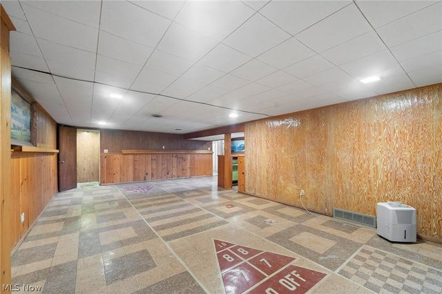 3510 E Heights Street SE, Warren, OH 44484